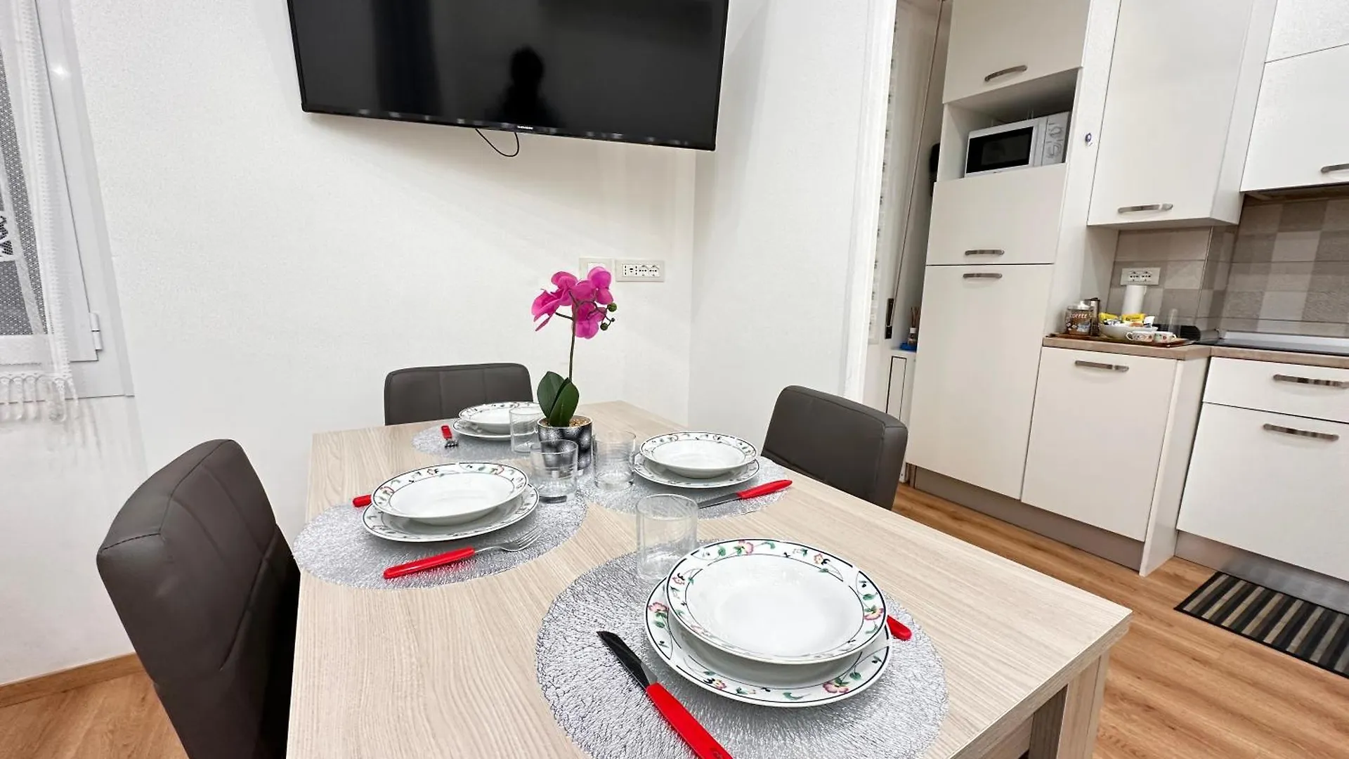 Apartment Sanremo - Affittasi Elvi Home, Appartamento Con Aria Condizionata Centralissimo A Pochissima Distanza Da Ariston, Casino E Dal Mare