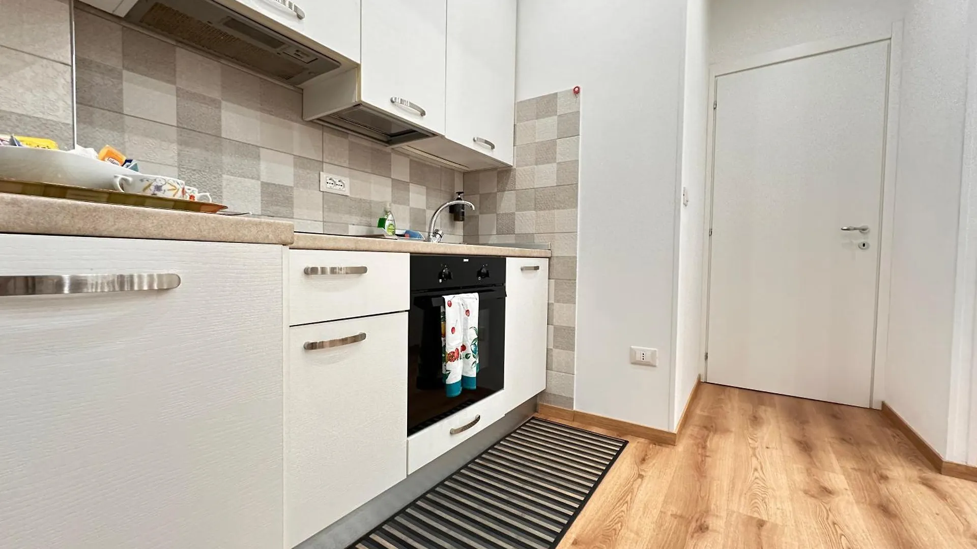 Sanremo - Affittasi Elvi Home, Appartamento Con Aria Condizionata Centralissimo A Pochissima Distanza Da Ariston, Casino E Dal Mare 0*,